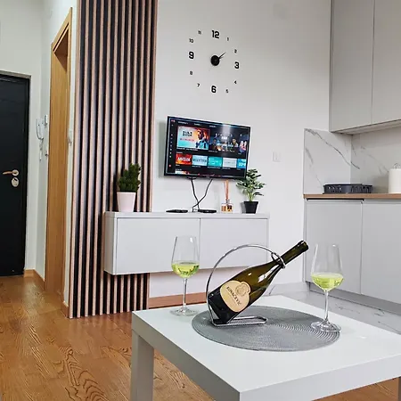Apartment T2 *